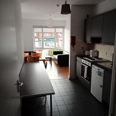 2 Bedroom, 2 Bathroom Apartment Dublin Eksteriør bilde