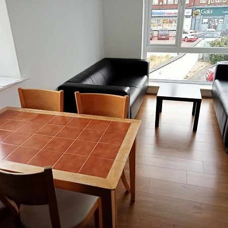 2 Bedroom, 2 Bathroom Apartment Dublin Eksteriør bilde